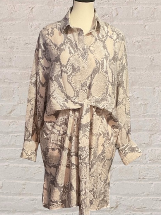 H&M Dresses & Skirts - H&m- neutral snakeskin print crepe fabric button down tie front tunic/mini dress